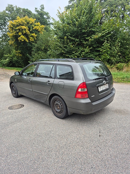 Toyota Corolla 7 of 9