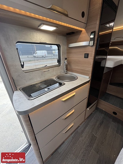 Knaus VAN TI MAN 640 MEG VANS 12 of 13