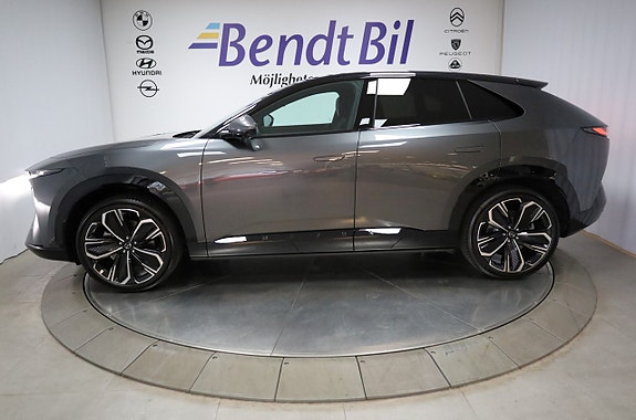 Mazda CX-6e 7 of 28