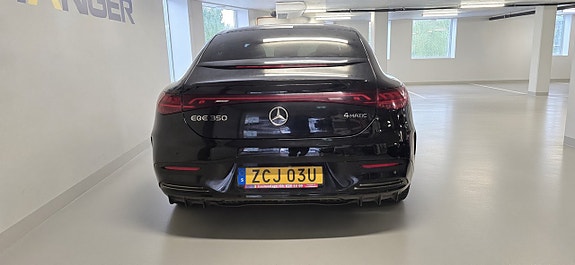 Mercedes-Benz EQE350 4 of 9