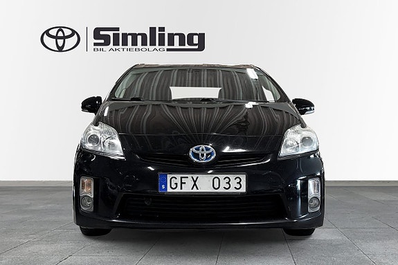 Toyota Prius 5 of 10