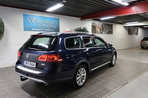 Volkswagen Passat Alltrack 3 of 11