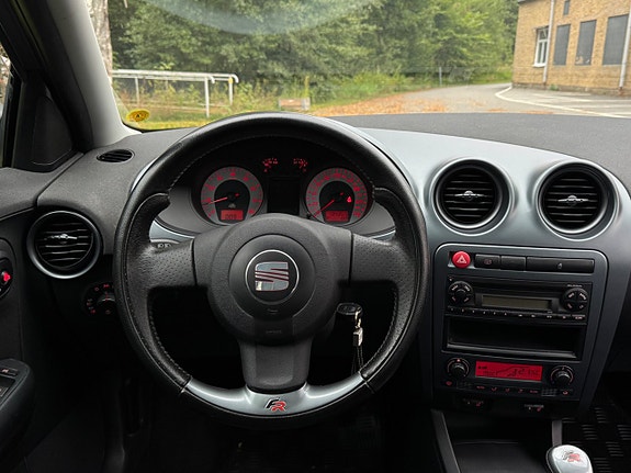 Seat Ibiza 19 of 23