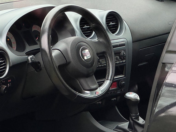 Seat Ibiza 14 of 23