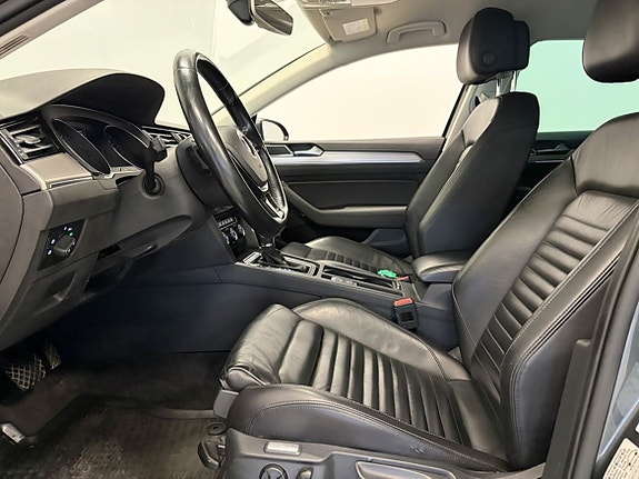 Volkswagen Passat 11 of 23