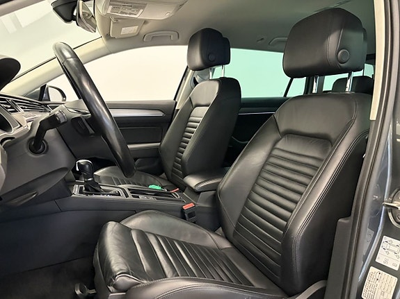 Volkswagen Passat 12 of 23