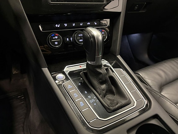 Volkswagen Passat 20 of 23