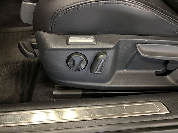 Volkswagen Passat 13 of 23