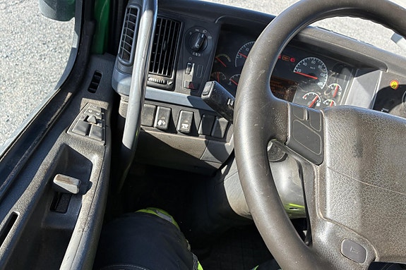 Volvo FM480 18 of 27