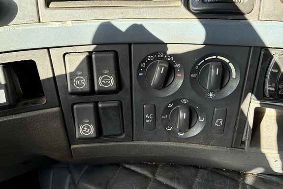 Volvo FM480 22 of 27