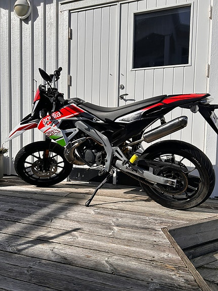 Aprilia 6 of 8