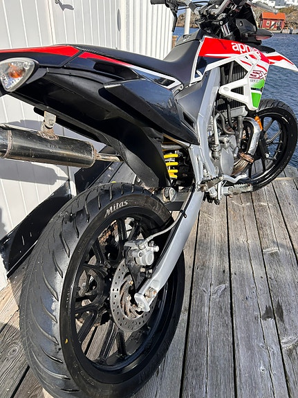 Aprilia 3 of 8