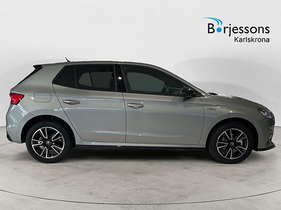 Skoda Fabia 2 of 11
