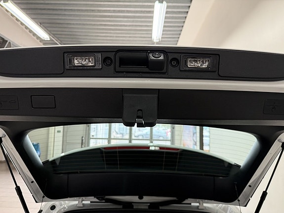 Volkswagen T-Roc 11 of 11