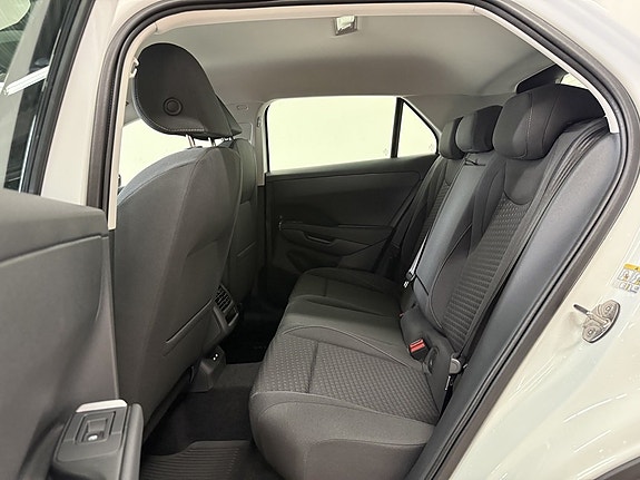 Volkswagen T-Roc 10 of 11