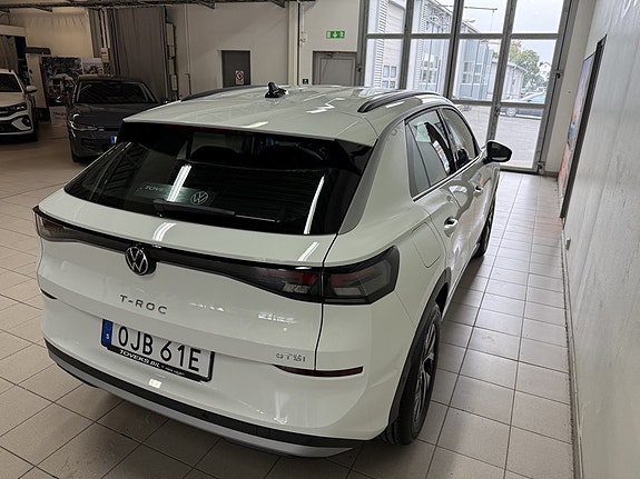 Volkswagen T-Roc 6 of 11