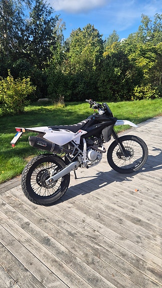 Kawasaki KMX 125 3 of 8