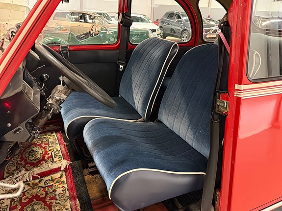 Citroen 2CV 13 of 19