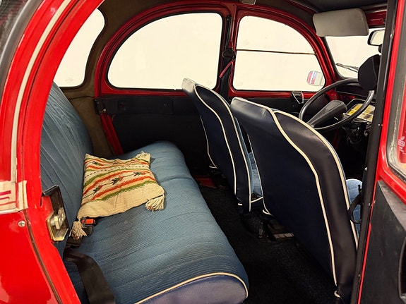 Citroen 2CV 16 of 19