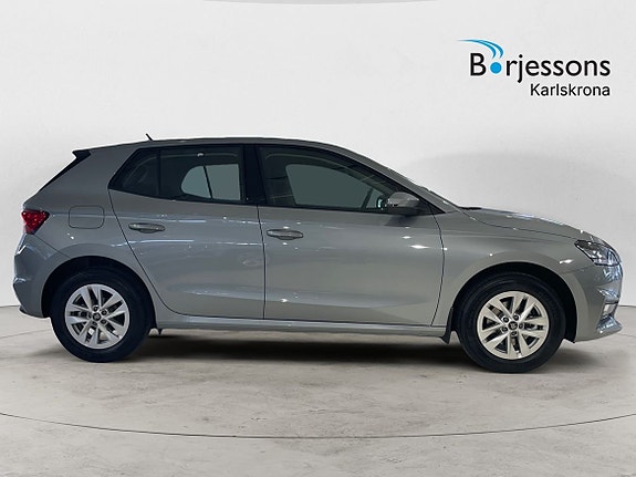Skoda Fabia 2 of 12