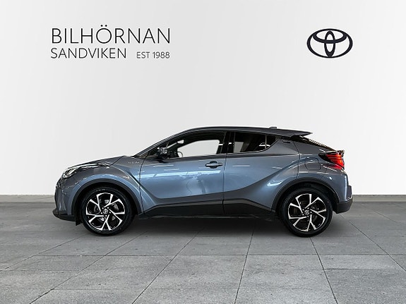 Toyota C-HR 4 of 12