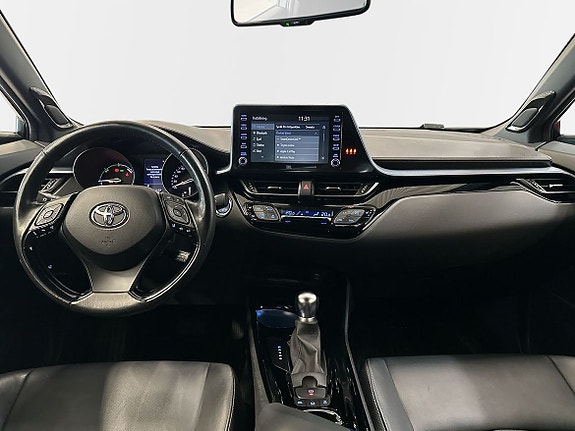 Toyota C-HR 9 of 12