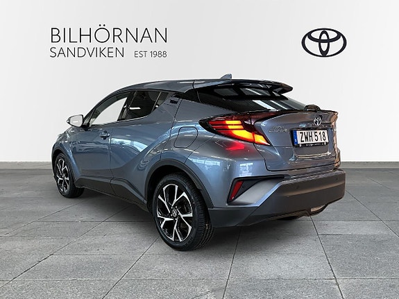 Toyota C-HR 3 of 12
