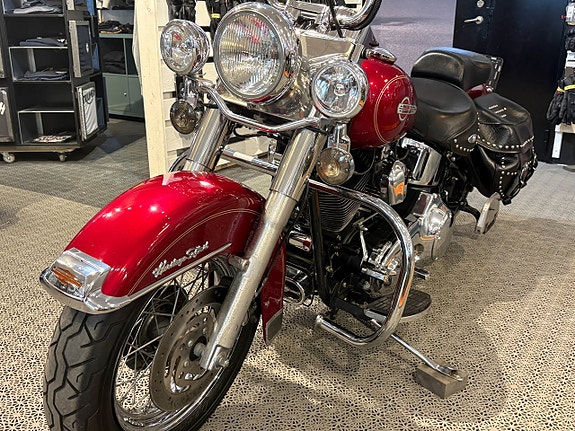 Harley-Davidson FLSTC HERITAGE CLASSIC 10 of 13