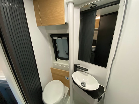 Adria TWIN SELECT 640 SLB 9 of 11
