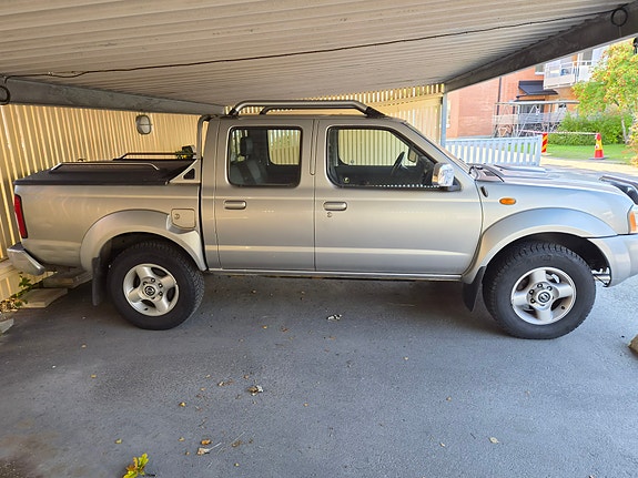 Nissan Navara 2 of 5