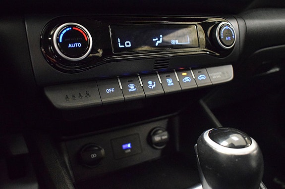 Hyundai Kona 18 of 26