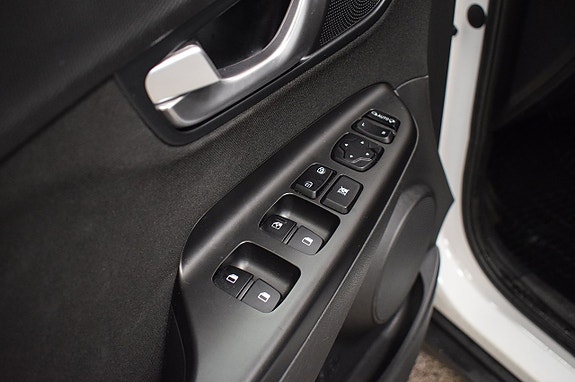 Hyundai Kona 22 of 26