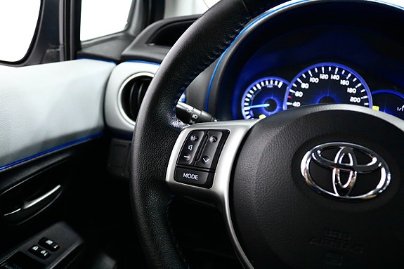 Toyota Yaris 11 of 14
