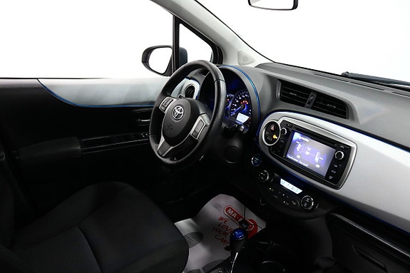 Toyota Yaris 7 of 14