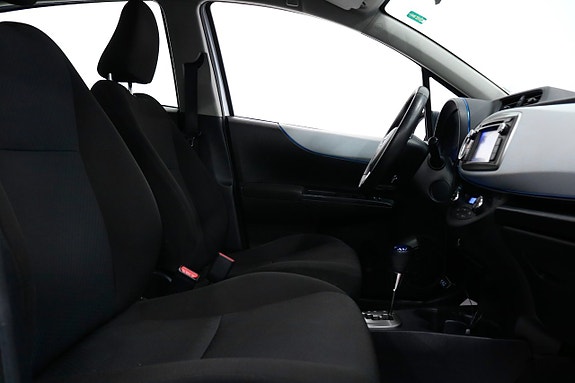 Toyota Yaris 8 of 14