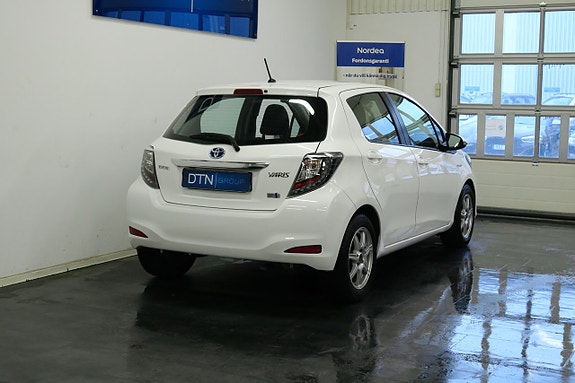 Toyota Yaris 3 of 14