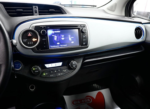 Toyota Yaris 12 of 14