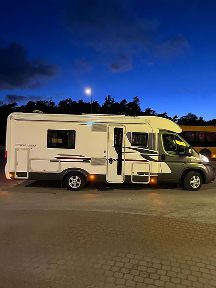 Adria Coral s 670slt 3 of 10