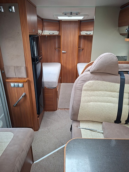 Adria Coral s 670slt 10 of 10