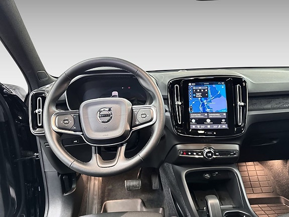 Volvo EX40 14 of 20