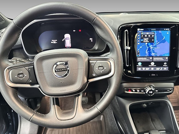 Volvo EX40 15 of 20