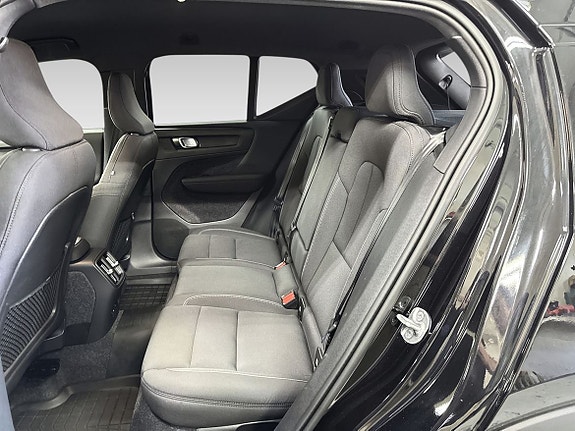 Volvo EX40 12 of 20