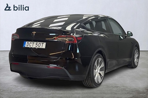 Tesla Model Y 6 of 17