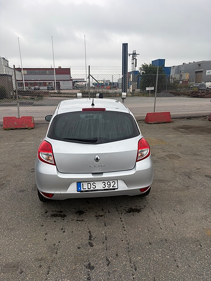 Renault Clio 3 of 8
