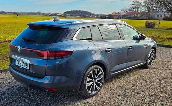 Renault Megane IV 2 of 13