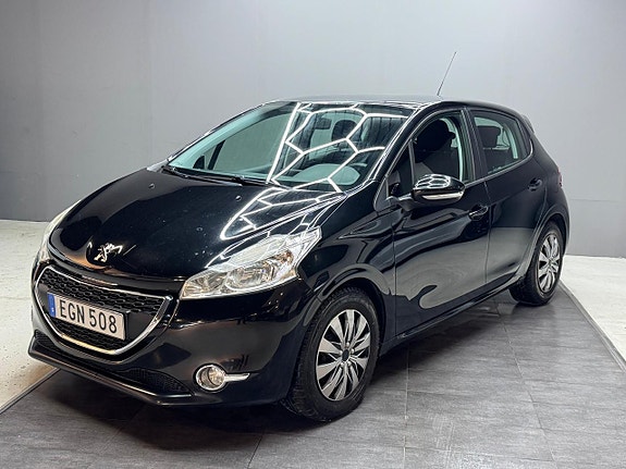 Peugeot 208 3 of 16