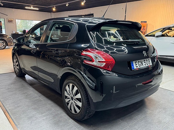 Peugeot 208 4 of 16