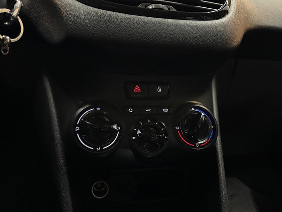 Peugeot 208 13 of 16