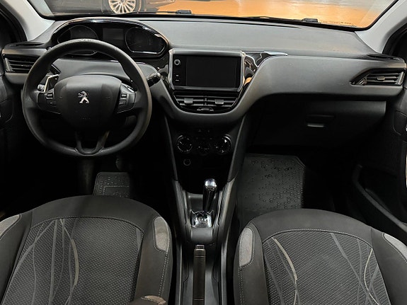 Peugeot 208 6 of 16