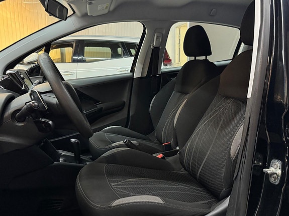 Peugeot 208 15 of 16